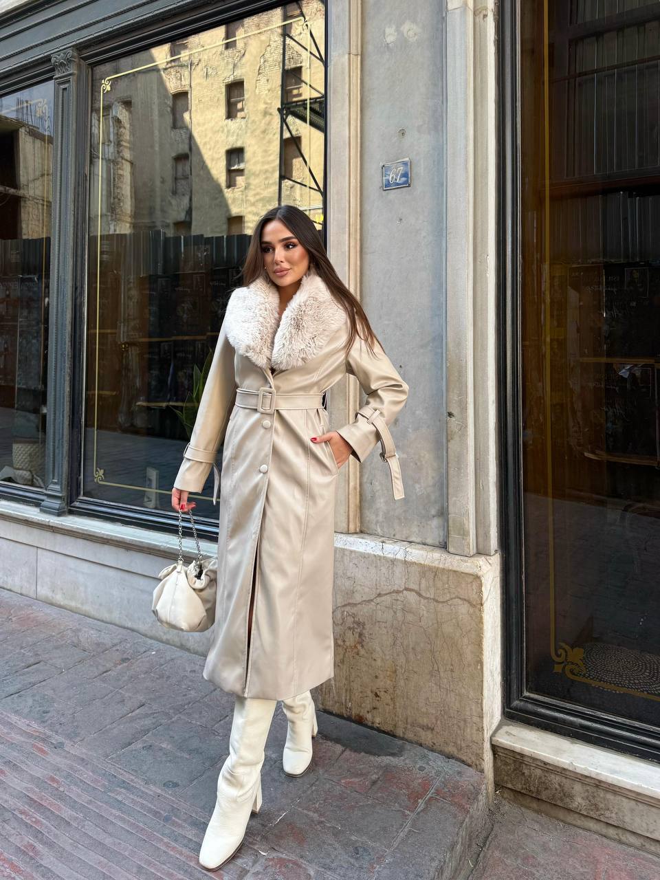 Zeyria Faux Fur Collar Leather Coat