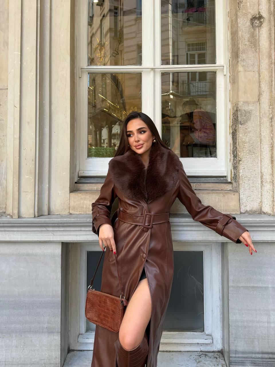 Zeyria Faux Fur Collar Leather Coat