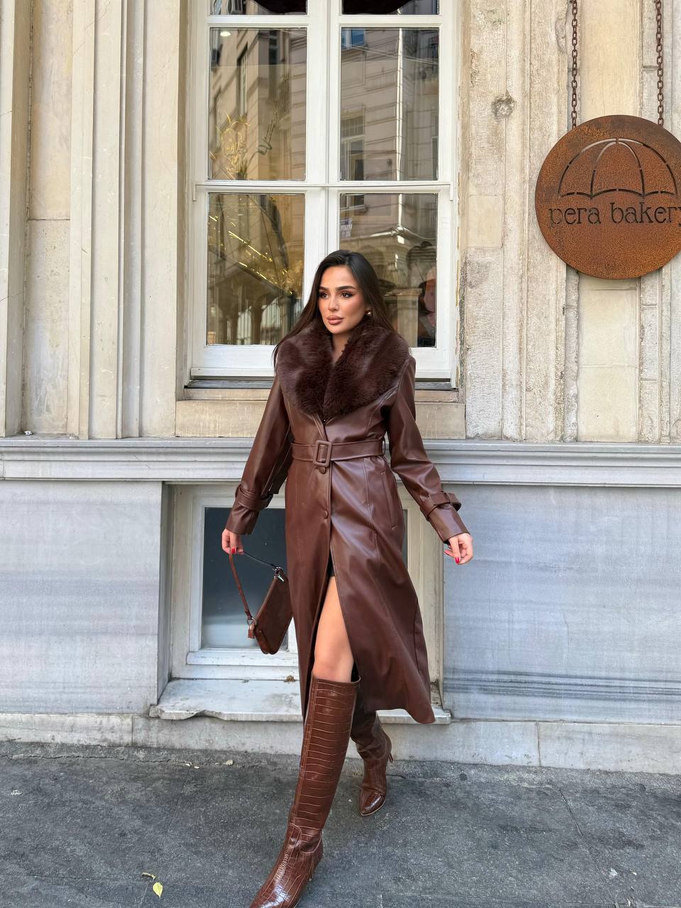 Zeyria Faux Fur Collar Leather Coat